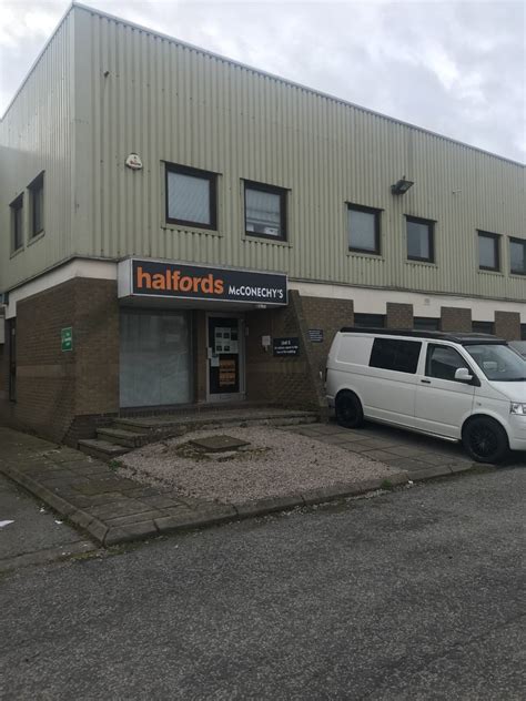 Halfords McConechy's Perth Commercial Autocentre